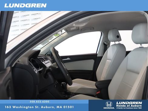 Used 2021 Volkswagen Tiguan SE AWD/4WD image 10