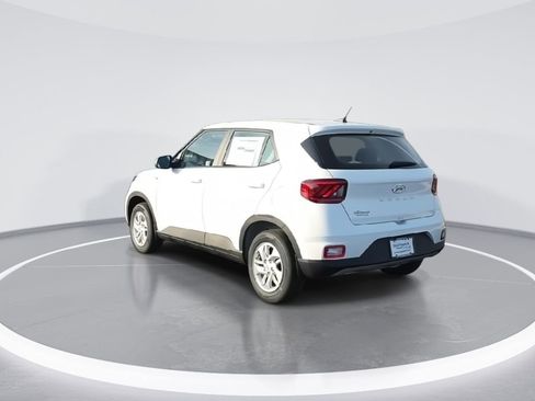 New 2026 Hyundai Venue SE image 7