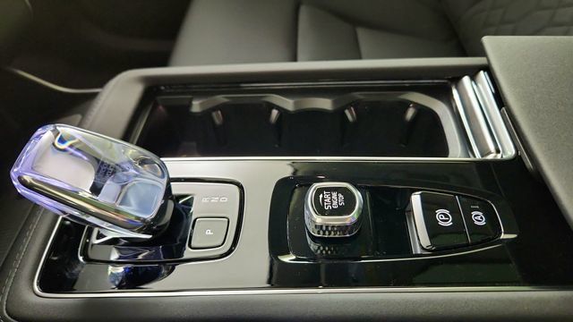 New 2026 Volvo XC90 T8 Core AWD/4WD image 17