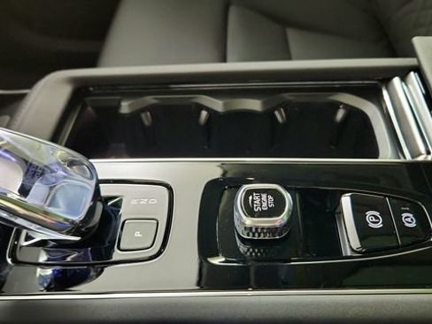 New 2026 Volvo XC90 T8 Core AWD/4WD image 17