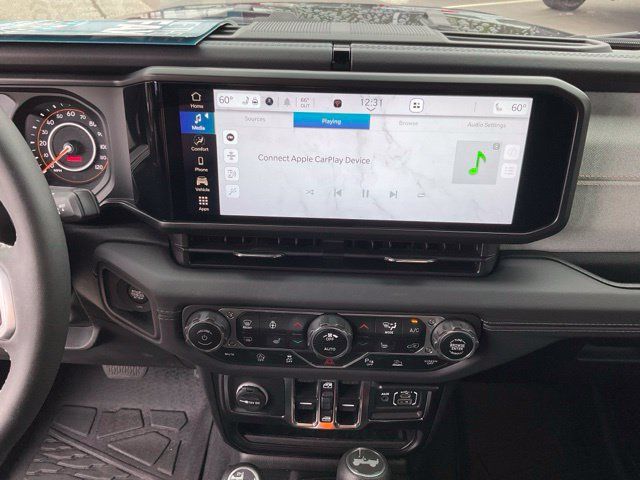 Used 2025 Jeep Wrangler Unlimited Sahara w/ Safety Group AWD/4WD image 11