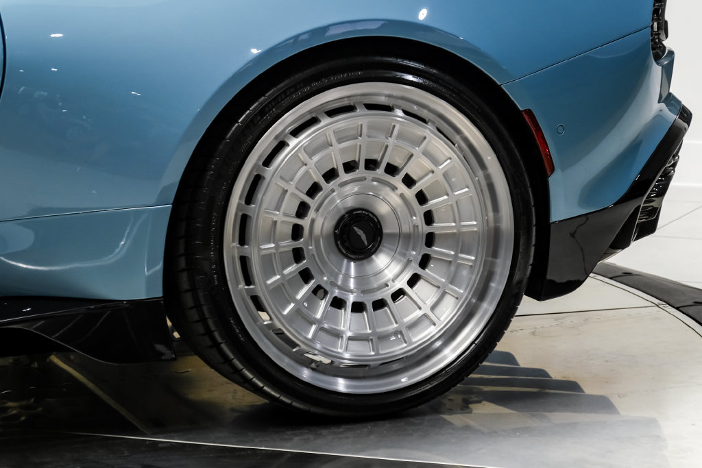 Used 2025 Aston Martin Vanquish RWD image 63