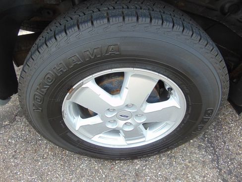 Used 2011 Ford Escape XLT AWD/4WD image 27