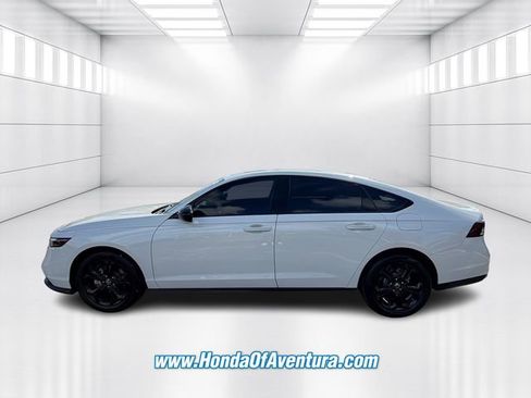 Certified 2025 Honda Accord SE image 4