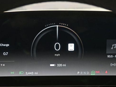 Used 2025 Lucid Air Touring image 9