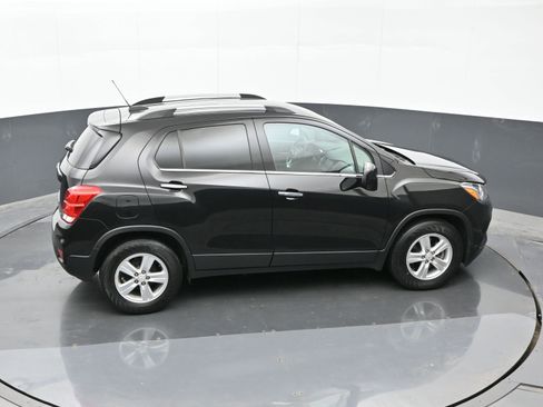 Used 2020 Chevrolet Trax LT w/ LT Convenience Package image 33