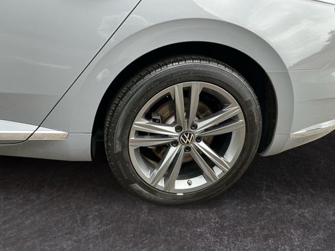 Used 2023 Volkswagen Arteon SE image 9