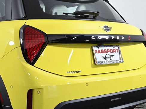 Certified 2025 MINI Cooper S image 8