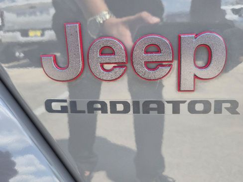 Used 2021 Jeep Gladiator Rubicon AWD/4WD image 9