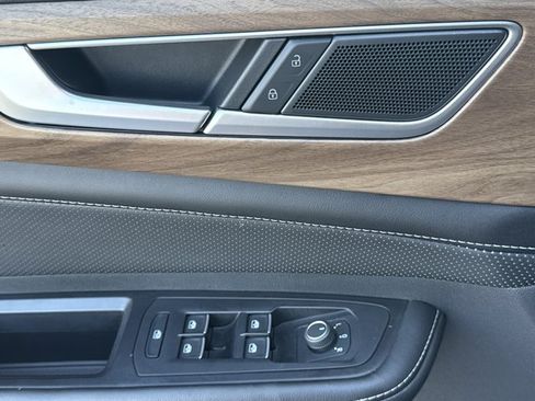 Used 2024 Volkswagen Atlas SE FWD image 17