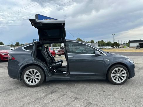 Used 2016 Tesla Model X 90D AWD/4WD image 5