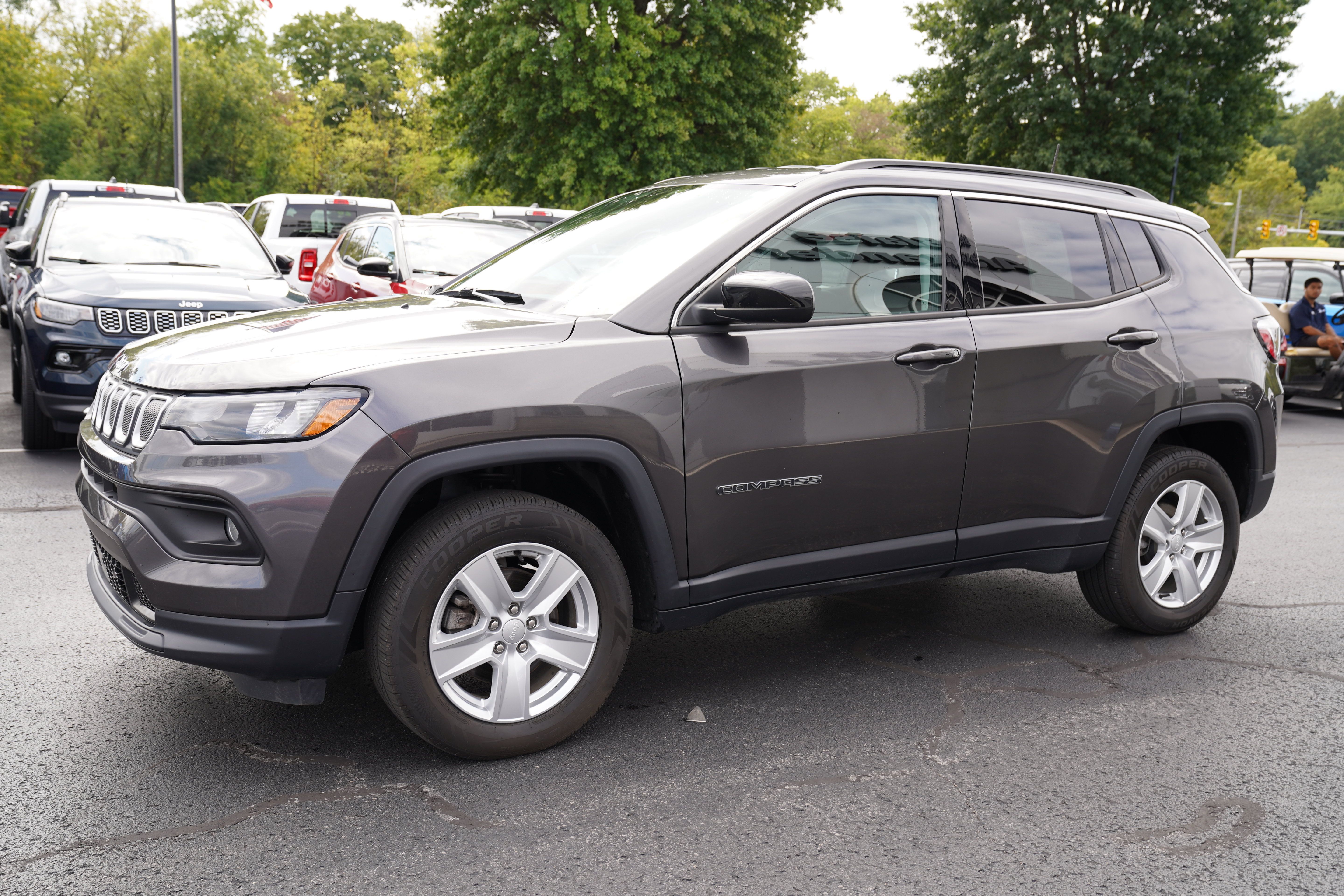 Used 2022 Jeep Compass Latitude w/ Convenience Group AWD/4WD image 9