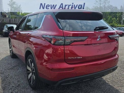 Used 2025 Mitsubishi Outlander SE AWD/4WD image 4