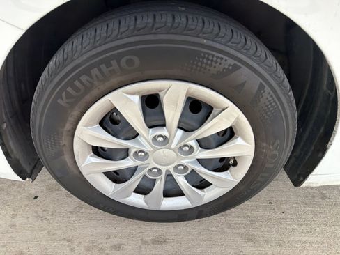 Used 2024 Kia Forte LX FWD image 2