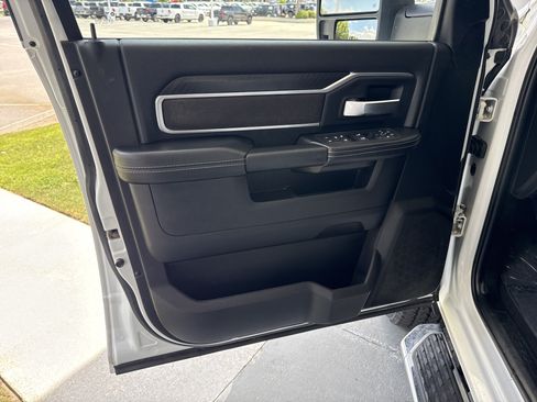 Used 2025 RAM 2500 Big Horn AWD/4WD image 13