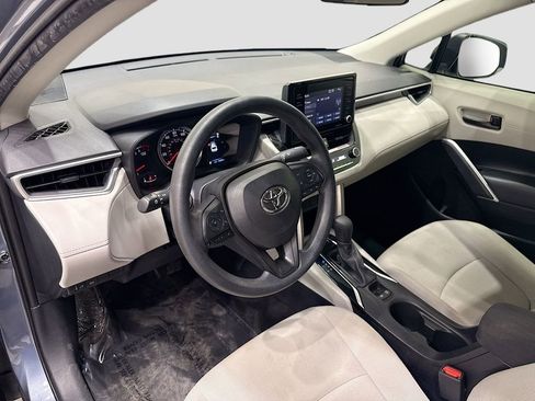 Used 2022 Toyota Corolla Cross L image 19