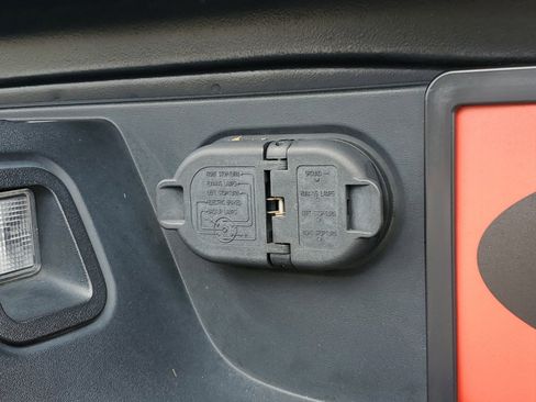 Used 2021 Toyota Tacoma TRD Sport image 9