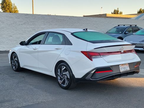 Certified 2025 Hyundai Elantra Sport image 28