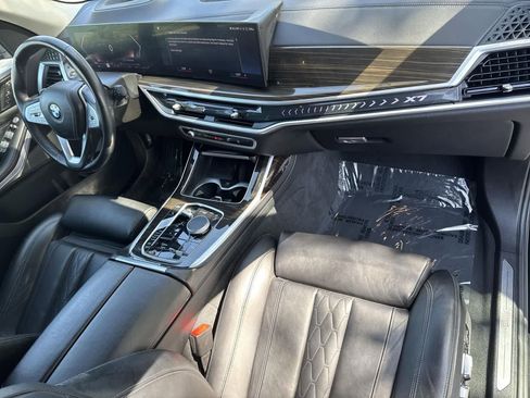 Used 2023 BMW X7 xDrive40i image 41