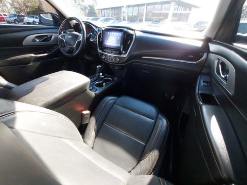 Used 2018 Chevrolet Traverse LT image 11