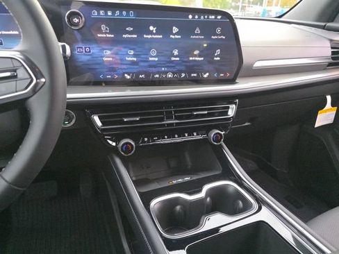 New 2026 Chevrolet Traverse LT w/ Driver Confidence Package image 11