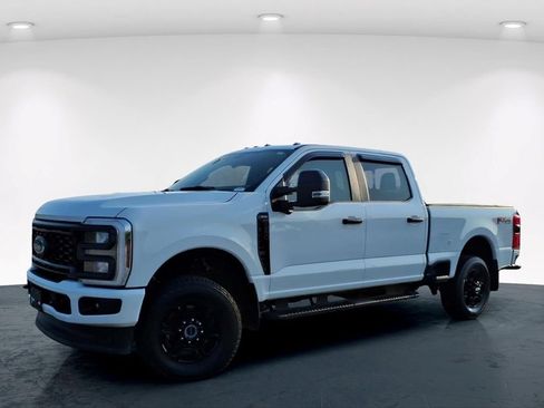 Used 2024 Ford F250 XL w/ STX Appearance Package AWD/4WD image 2