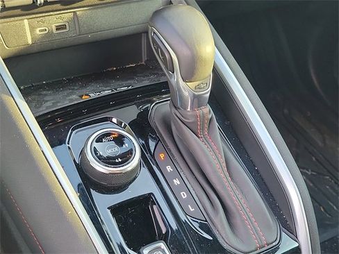 Used 2024 Chevrolet Colorado Z71 w/ Z71 Convenience Package 2 image 24