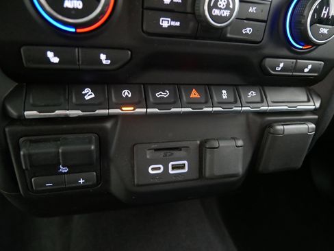 Used 2020 Chevrolet Silverado 1500 LT w/ All-Star Edition image 29