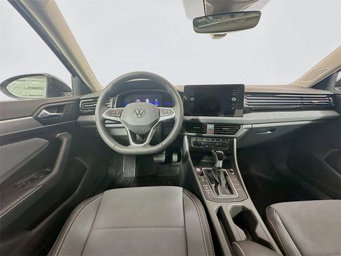 New 2025 Volkswagen Jetta SE image 21