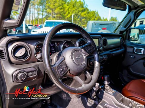 Used 2021 Jeep Gladiator Willys image 18