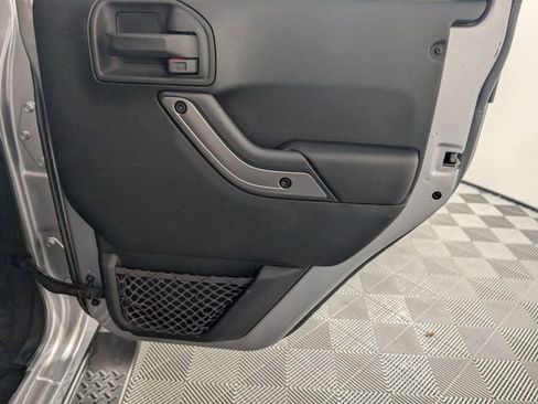 Used 2018 Jeep Wrangler Unlimited Sahara image 27