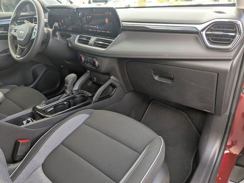 Certified 2025 Chevrolet TrailBlazer LS w/ LS Convenience Package image 9