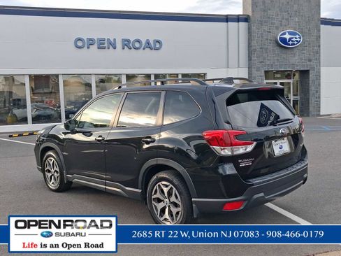 Used 2020 Subaru Forester Premium AWD/4WD image 4