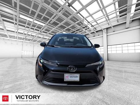Used 2024 Toyota Corolla LE FWD image 8