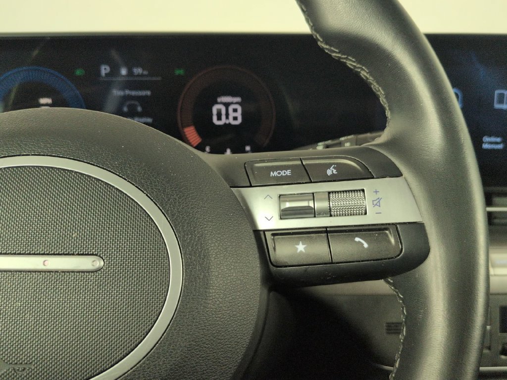 Used 2025 Hyundai Kona SEL FWD image 41