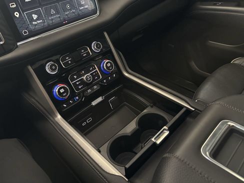 Used 2023 GMC Yukon XL Denali AWD/4WD image 56