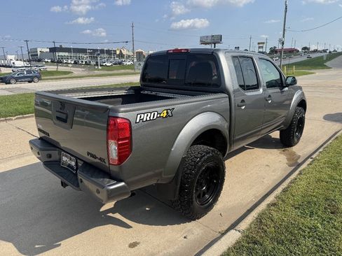 Used 2018 Nissan Frontier PRO-4X AWD/4WD image 5