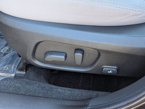 Used 2018 Subaru Forester 2.5i Premium w/ All-Weather Package image 20