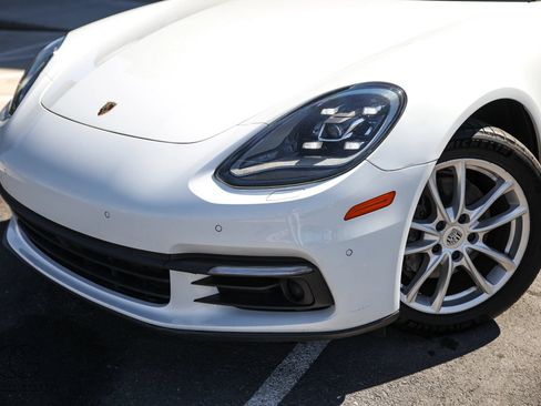 Used 2018 Porsche Panamera 4 AWD/4WD image 4