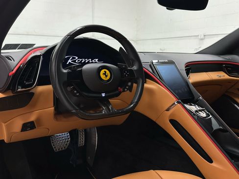 Used 2022 Ferrari Roma RWD image 10
