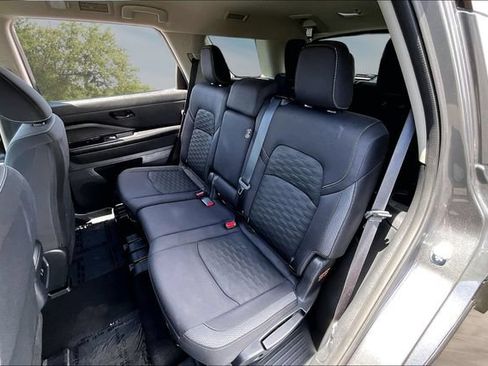 Certified 2024 Nissan Pathfinder SV FWD image 22