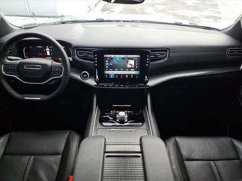 Used 2024 Jeep Wagoneer Series II w/ Flexible Seating Group image 19