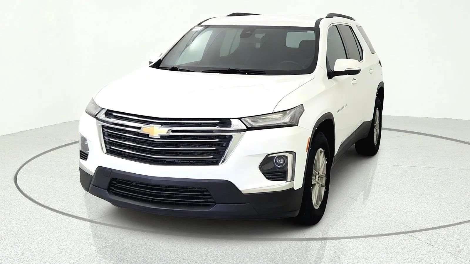 Used 2023 Chevrolet Traverse LT FWD image 3