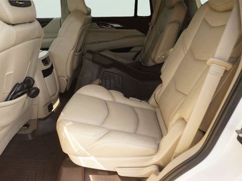 Used 2017 Cadillac Escalade Luxury RWD image 13