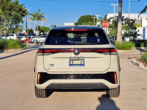 New 2026 Volkswagen Tiguan SE R-Line image 4