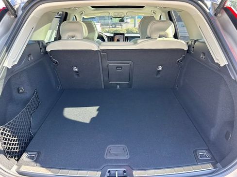New 2026 Volvo XC60 B5 Ultra w/ Climate Package image 11