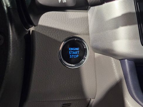 Used 2017 Toyota Highlander Limited Platinum image 35