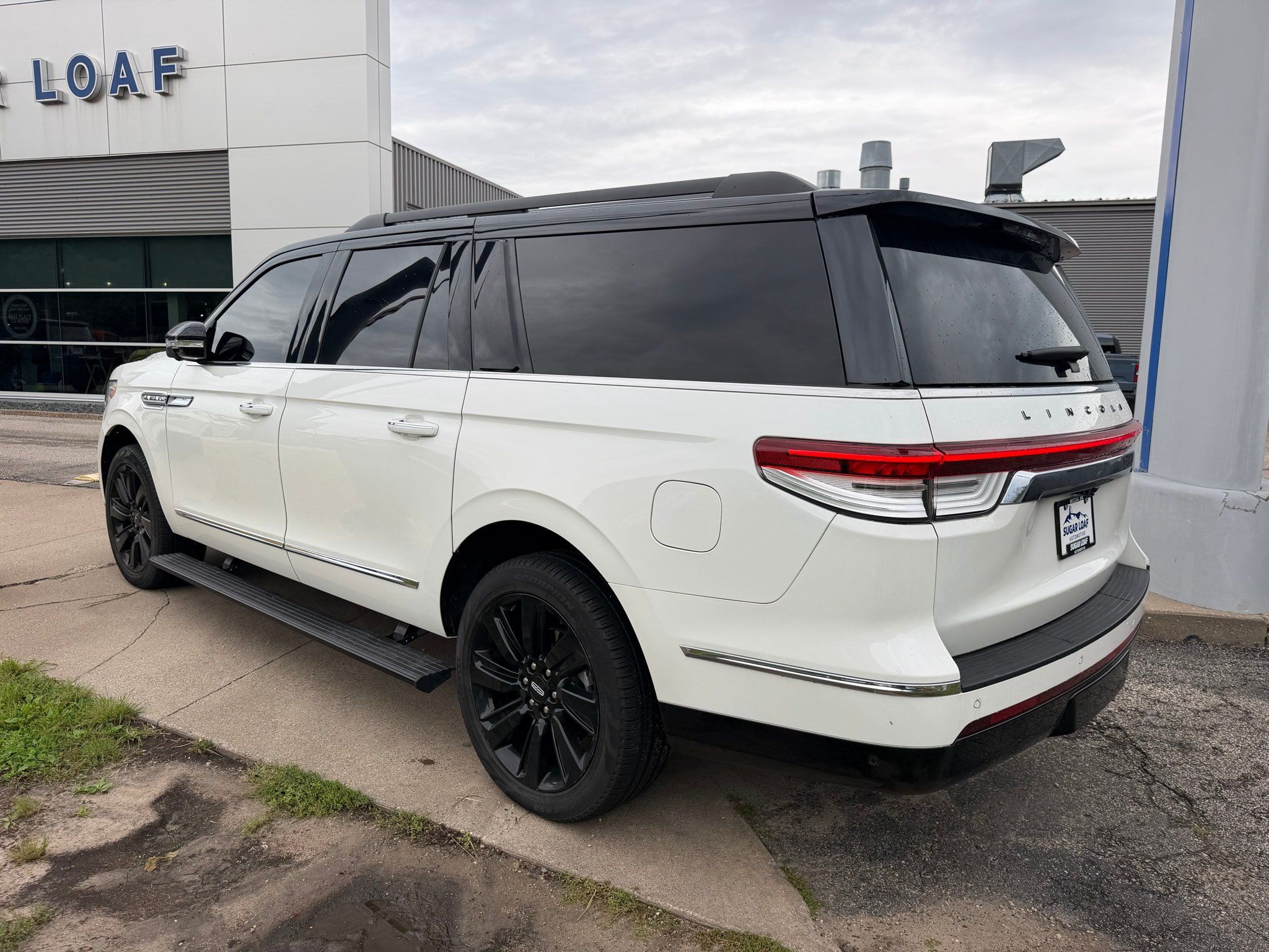 Used 2024 Lincoln Navigator L Black Label AWD/4WD image 3
