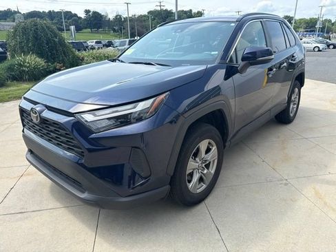 Used 2025 Toyota RAV4 XLE AWD/4WD image 3