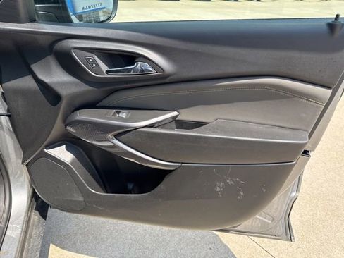 Used 2025 Chevrolet Trax ACTIV FWD image 18